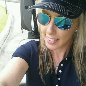 Meet your Posher, Christina j